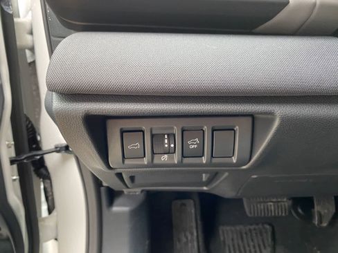 Used 2025 Subaru Outback Premium w/ Popular Package #1A image 13