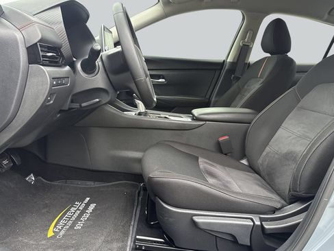 Used 2025 Nissan Sentra SR FWD image 25