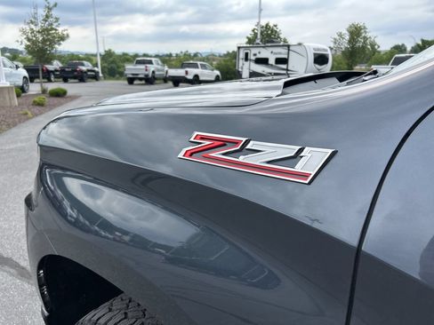 Used 2021 Chevrolet Silverado 1500 LT Trail Boss w/ LPO, Dark Essentials Package AWD/4WD image 13