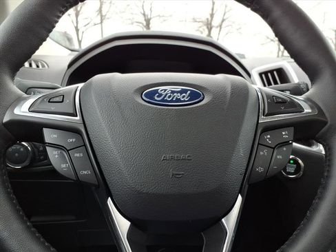 Used 2024 Ford Edge Titanium image 21