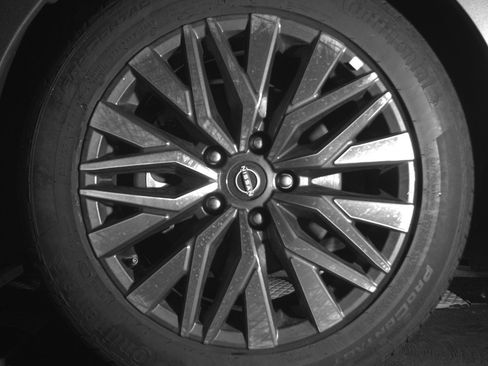 Used 2025 Nissan Altima 2.5 SV FWD image 12