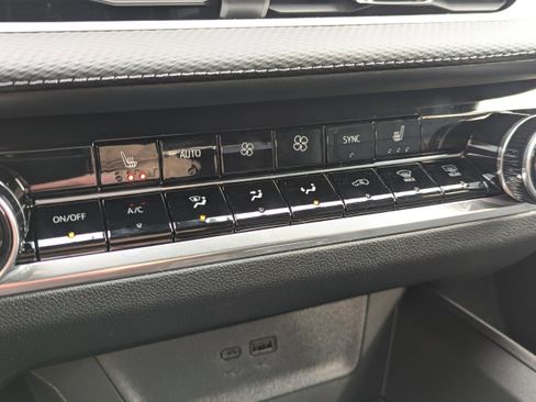 New 2026 Chevrolet Equinox LT w/ Convenience Package II image 13