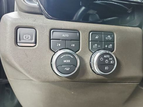 Used 2023 GMC Sierra 1500 SLT w/ SLT Convenience Package image 28