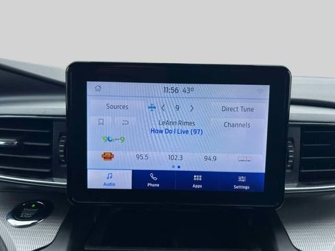 Used 2020 Ford Explorer XLT w/ Equipment Group 202A image 29