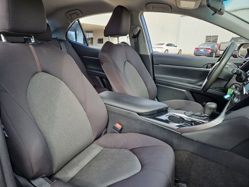 Used 2019 Toyota Camry LE image 19