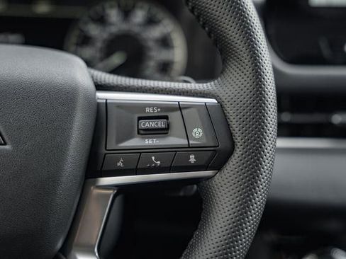 New 2025 Mitsubishi Outlander SE image 29