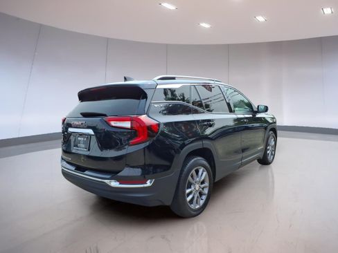 Used 2024 GMC Terrain SLT FWD image 4