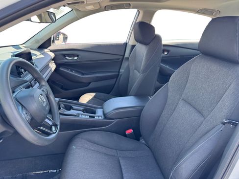 Used 2023 Honda Accord EX image 9