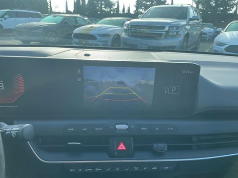Used 2025 Kia K4 LXS image 23