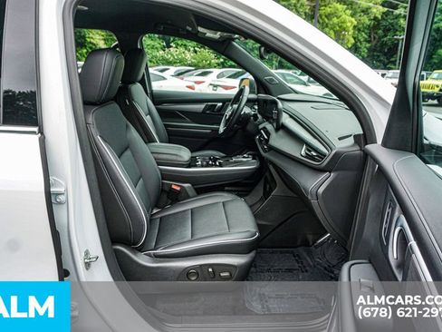 Used 2025 Buick Enclave Preferred FWD image 25