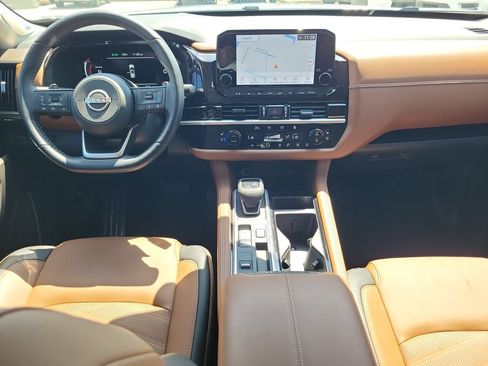 Used 2025 Nissan Pathfinder Platinum FWD image 13