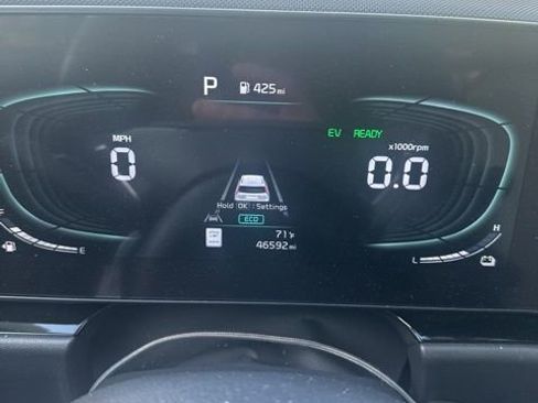 Used 2023 Kia Niro EX FWD image 11