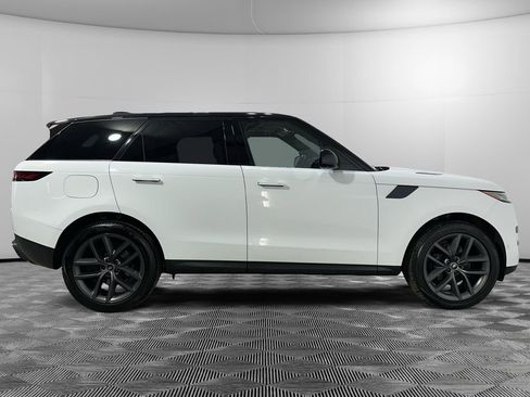 Used 2024 Land Rover Range Rover Sport SE image 6