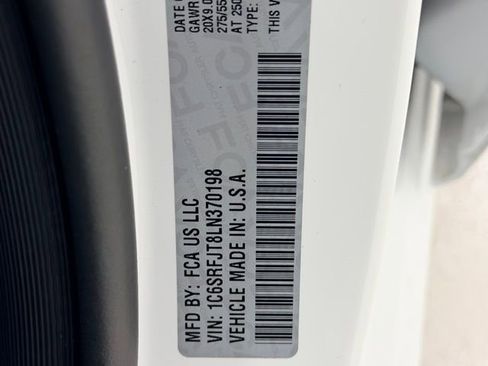 Used 2020 RAM 1500 Laramie AWD/4WD image 24