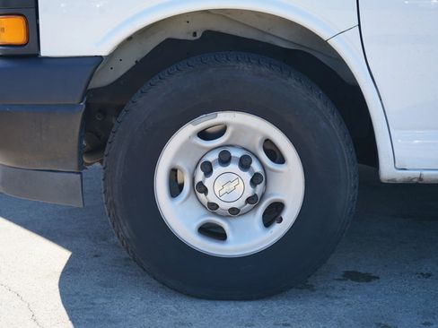 Used 2021 Chevrolet Express 2500 w/ Driver Convenience Package image 15