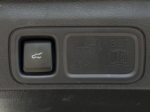 Used 2024 Ford Expedition XLT image 29