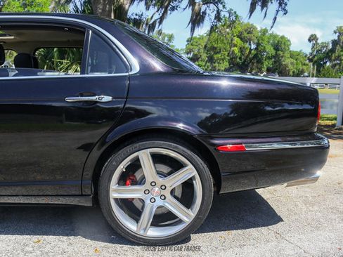 Used 2006 Jaguar XJ Vanden Plas Super V8 Portfolio RWD image 5