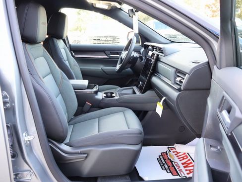 New 2026 GMC Terrain AT4 w/ LPO, Black Badging Package AWD/4WD image 34