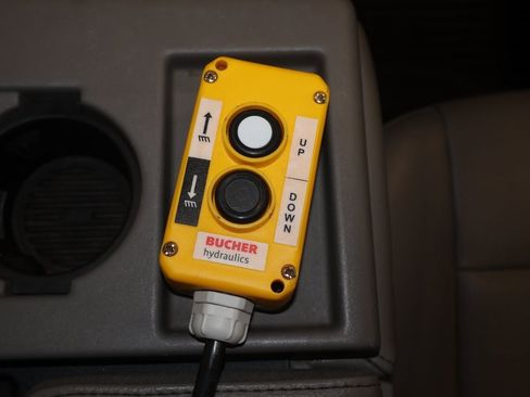 Certified 2017 Ford F550 4x4 Regular Cab Super Duty image 23