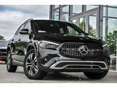 Certified 2026 Mercedes-Benz GLA 250 4MATIC image 1