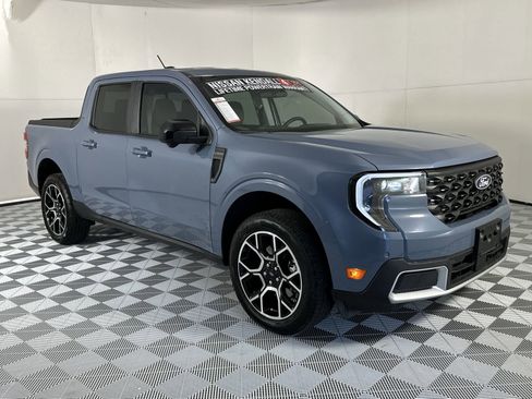 Used 2025 Ford Maverick Lariat w/ 4K Tow Package AWD/4WD image 2
