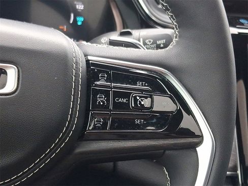 Used 2022 Jeep Grand Cherokee Overland image 23