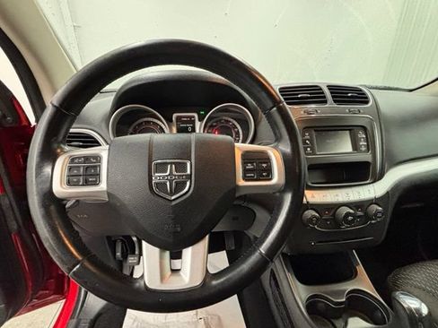 Used 2018 Dodge Journey SE w/ Connectivity Group FWD image 18
