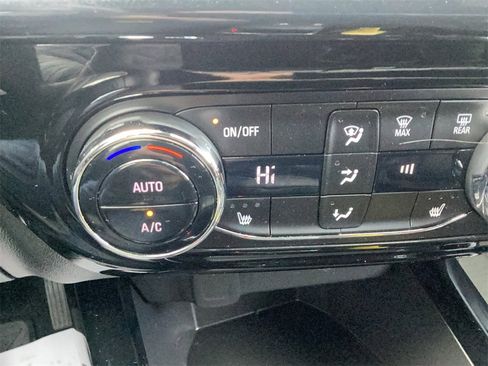 Used 2025 Chevrolet Trax RS w/ Driver Confidence Package image 30