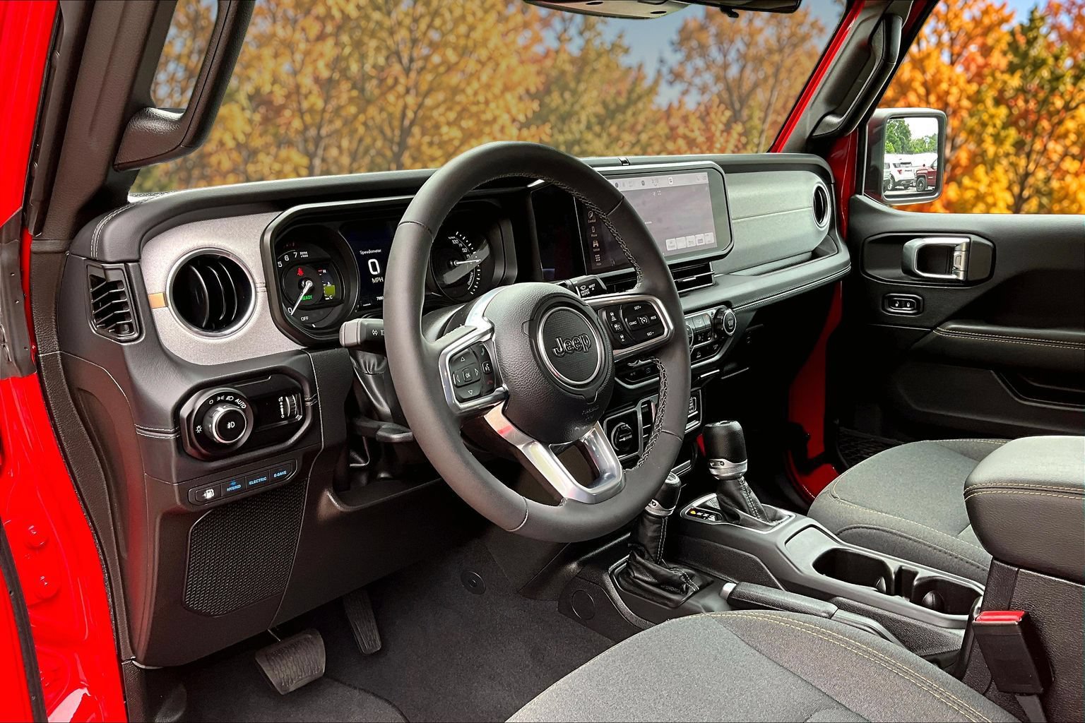 Used 2025 Jeep Wrangler Unlimited Sahara AWD/4WD image 16