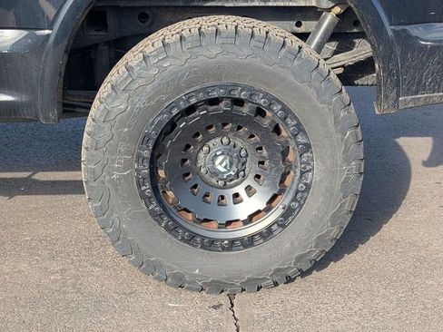 Used 2017 Ford F150 Lariat w/ FX4 Off-Road Package image 13