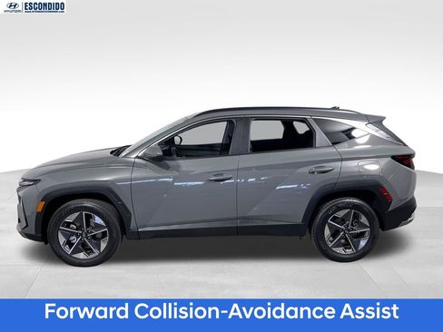 Certified 2025 Hyundai Tucson SEL AWD/4WD image 2