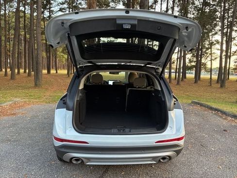 New 2026 Lincoln Corsair Premiere image 18