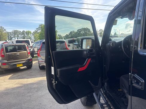 Used 2014 Jeep Wrangler Unlimited Sport w/ Quick Order Package 24S AWD/4WD image 8