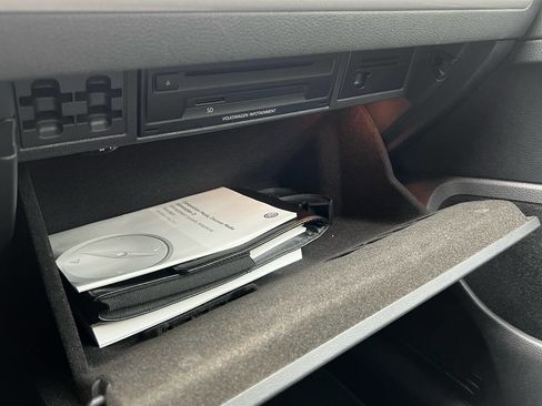 Used 2016 Volkswagen e-Golf SE w/ DC Fast Charging Package image 22