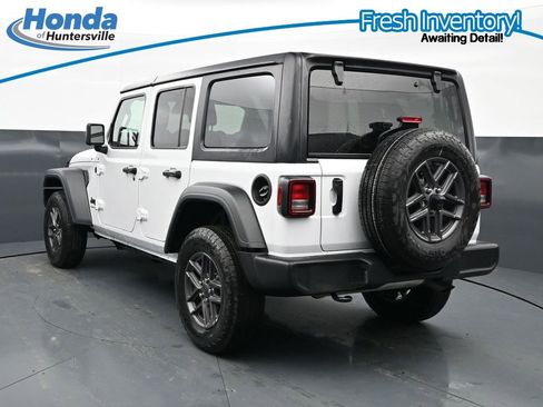 Used 2025 Jeep Wrangler Unlimited Sport AWD/4WD image 7