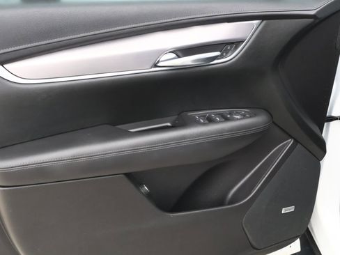 Used 2021 Cadillac XT5 Luxury w/ LPO, Floor Liner Package FWD image 13