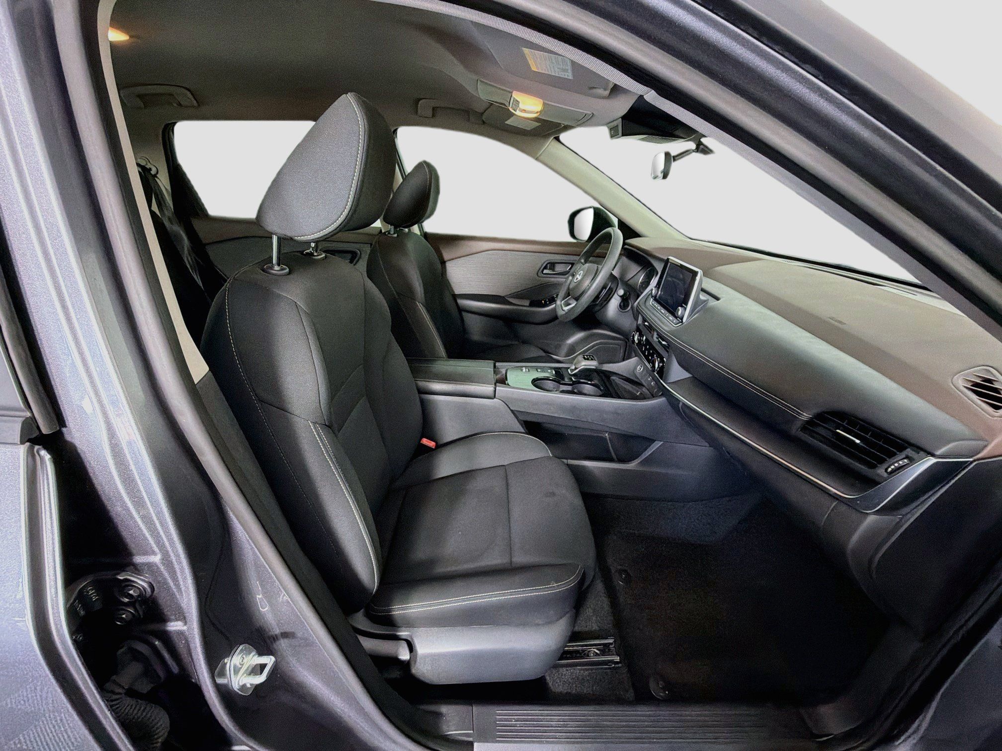 Used 2023 Nissan Rogue S FWD image 32