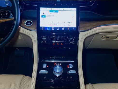 Used 2025 Jeep Grand Cherokee Summit image 31