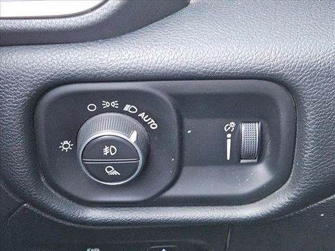 Used 2021 RAM 1500 Big Horn RWD image 13