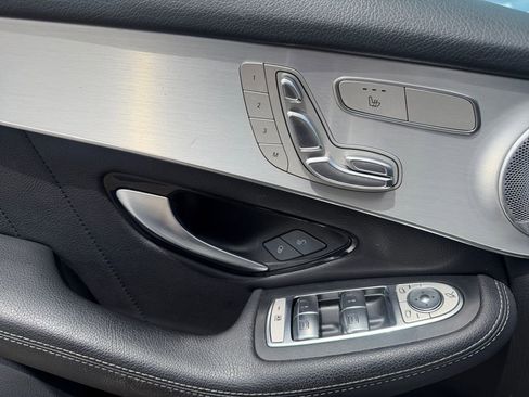 Used 2020 Mercedes-Benz GLC 300 4MATIC image 16