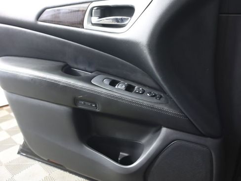 Used 2015 Nissan Pathfinder Platinum w/ Cargo Package image 16