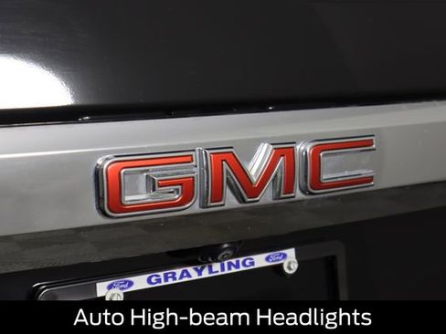 Used 2021 GMC Yukon XL SLT w/ SLT Premium Package image 28