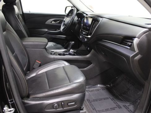 Used 2020 Chevrolet Traverse LT w/ LT Premium Package AWD/4WD image 26