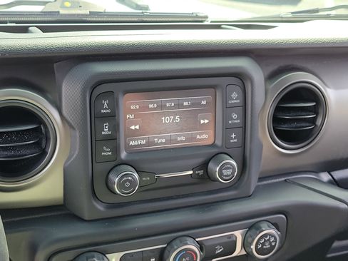 Used 2019 Jeep Wrangler Unlimited Sport S AWD/4WD image 28