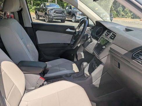 Used 2021 Volkswagen Tiguan SE AWD/4WD image 36