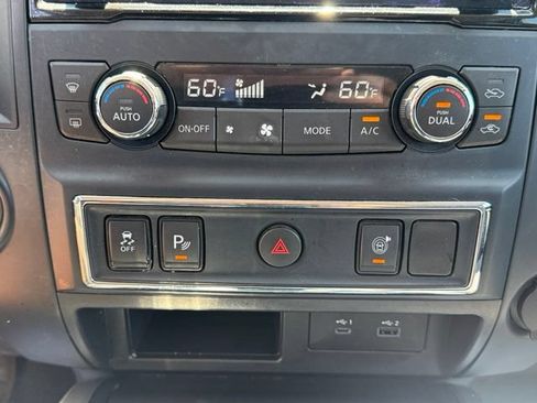 Used 2022 Nissan Titan SV RWD image 16