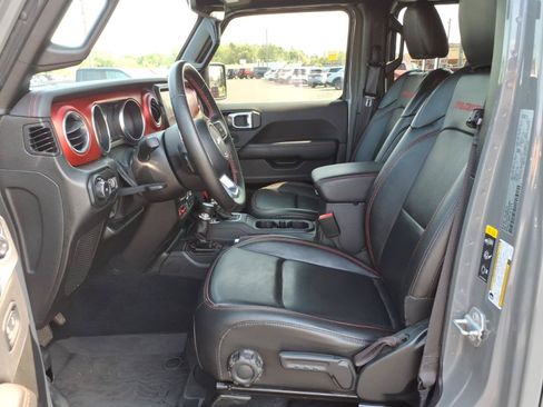 Used 2022 Jeep Wrangler Unlimited Rubicon w/ LED Lighting Group AWD/4WD image 13