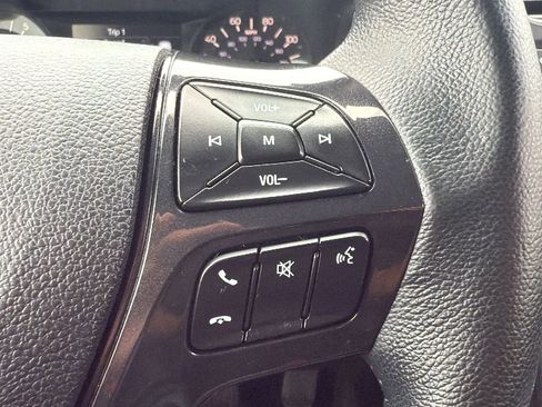 Used 2017 Ford Explorer XLT image 11