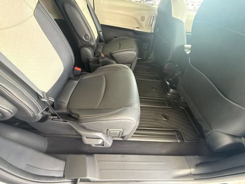 Used 2026 Toyota Sienna Limited FWD image 40