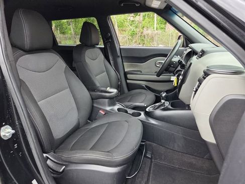 Used 2017 Kia Soul + FWD image 15